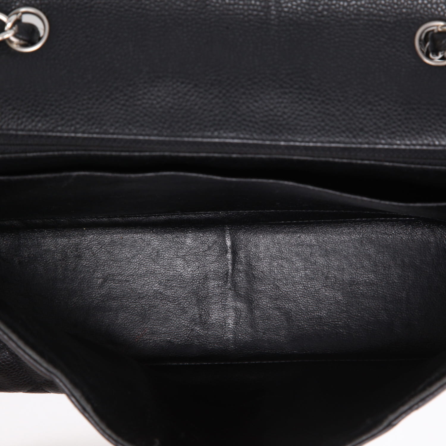 Chanel  Timeless Jumbo shoulder bag  in black quilted grained leather - Detail D3