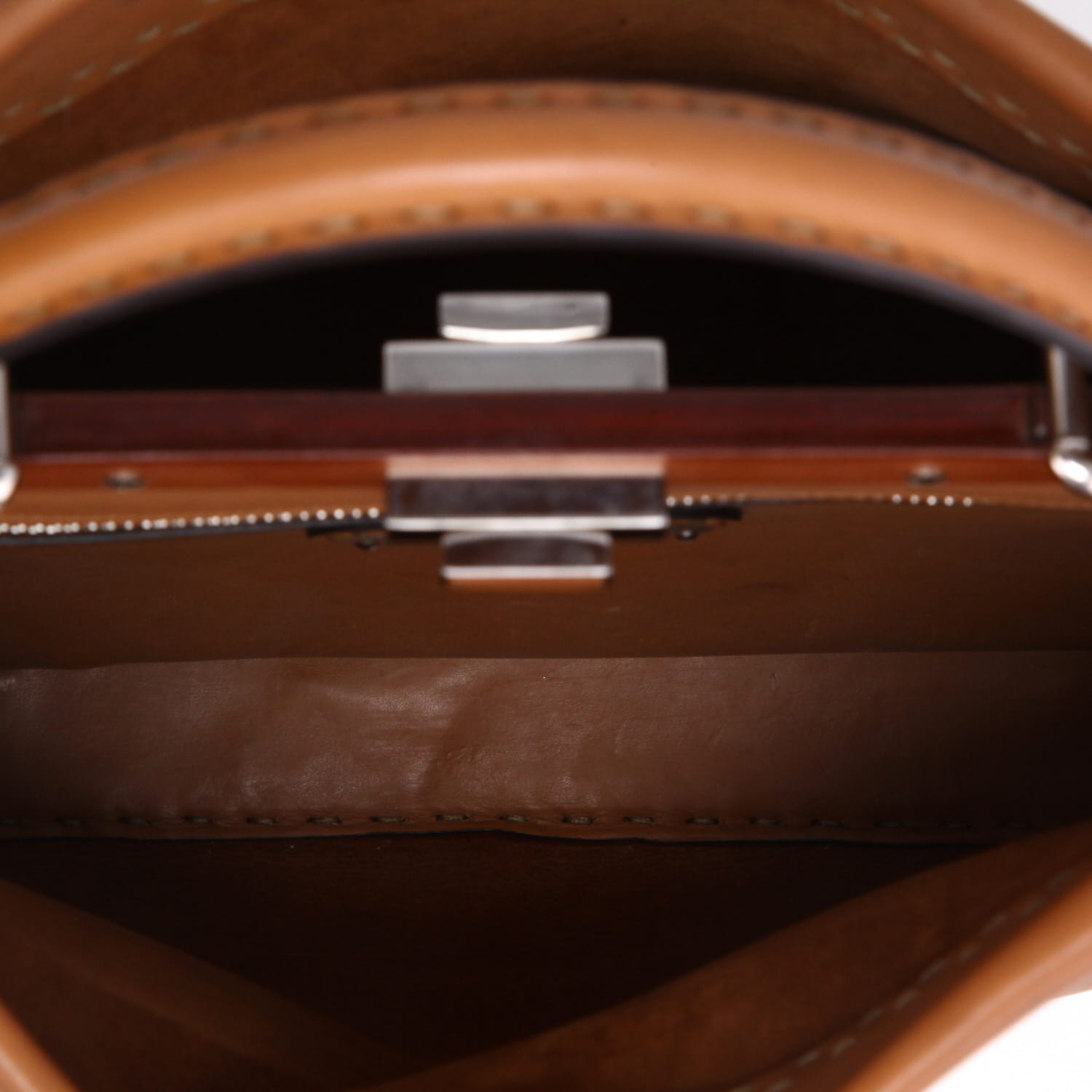 Bolso de mano Fendi  Peekaboo Selleria en cuero marrón - Detail D3