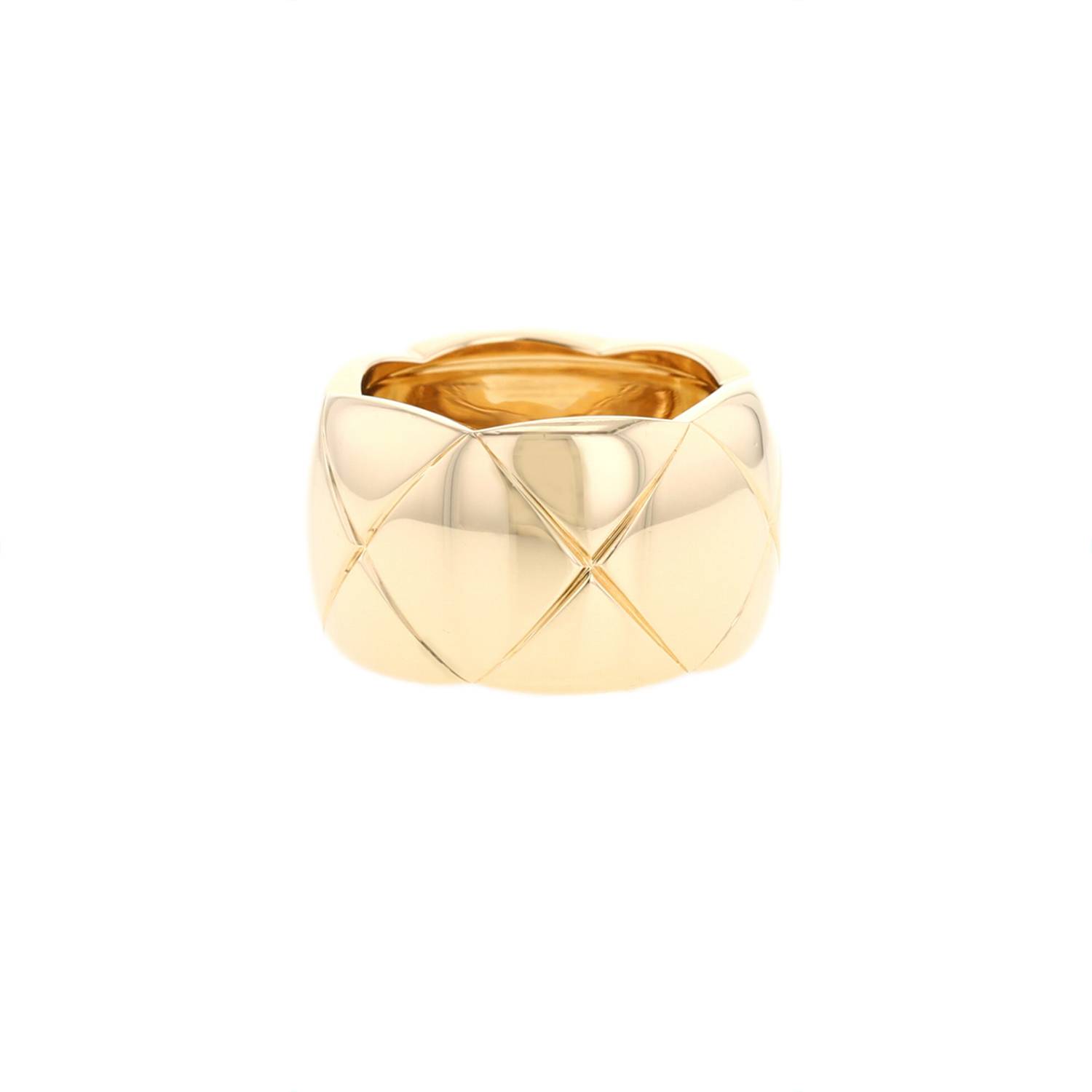 Sortija Chanel Coco Crush modelo grande de oro amarillo