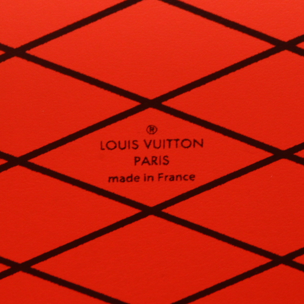 Bolso bandolera Louis Vuitton  Petite Malle en cuero Epi y cuero liso coral - Detail D2