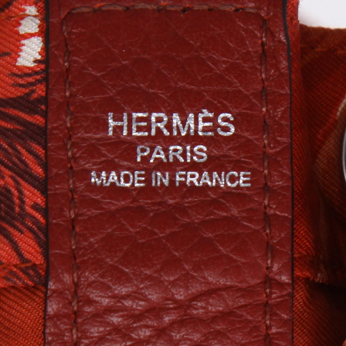 Mochila Hermès  Soie Cool en seda roja y cuero rojo - Detail D2