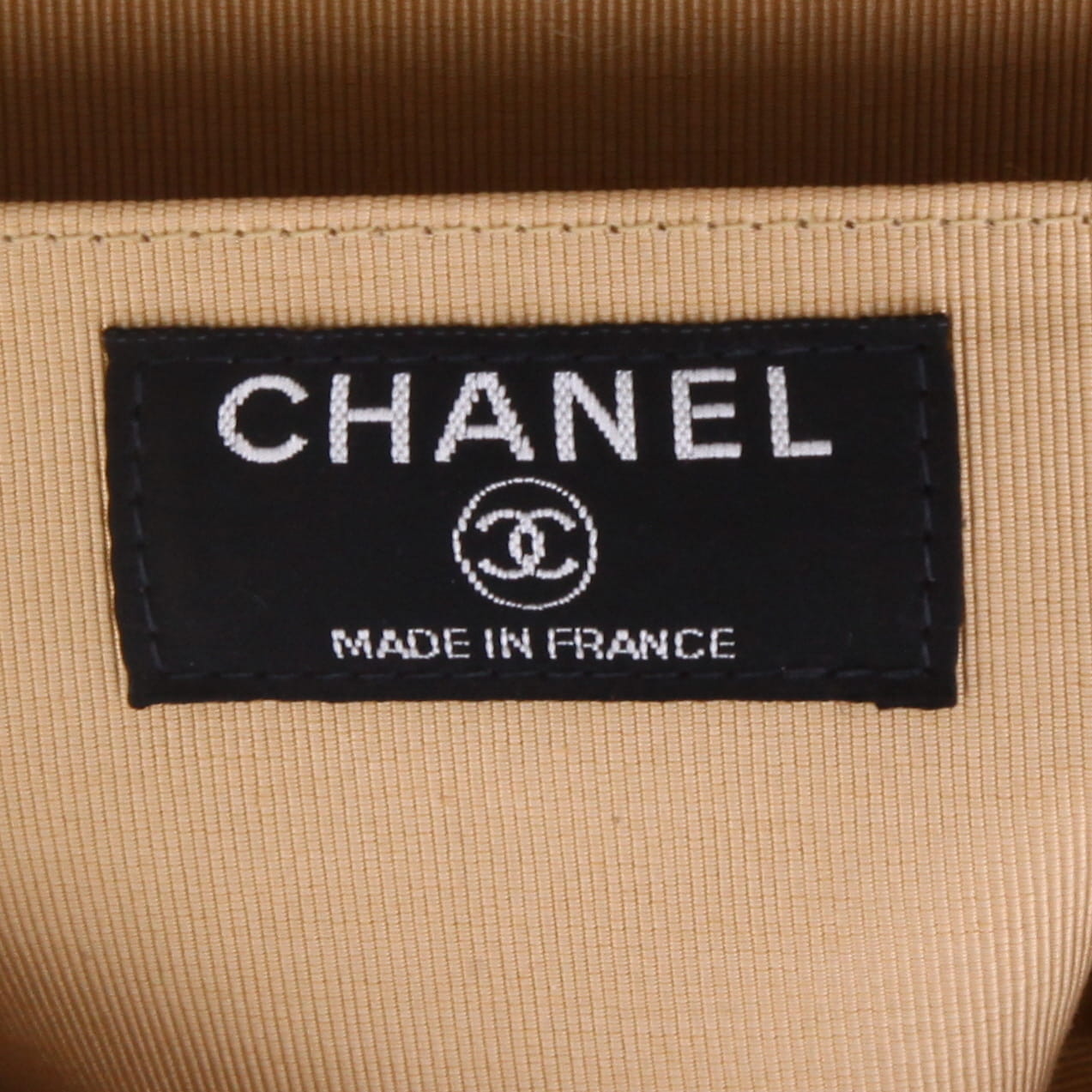 Sac à main Chanel  Timeless Classic en laine beige et dorée - Detail D2
