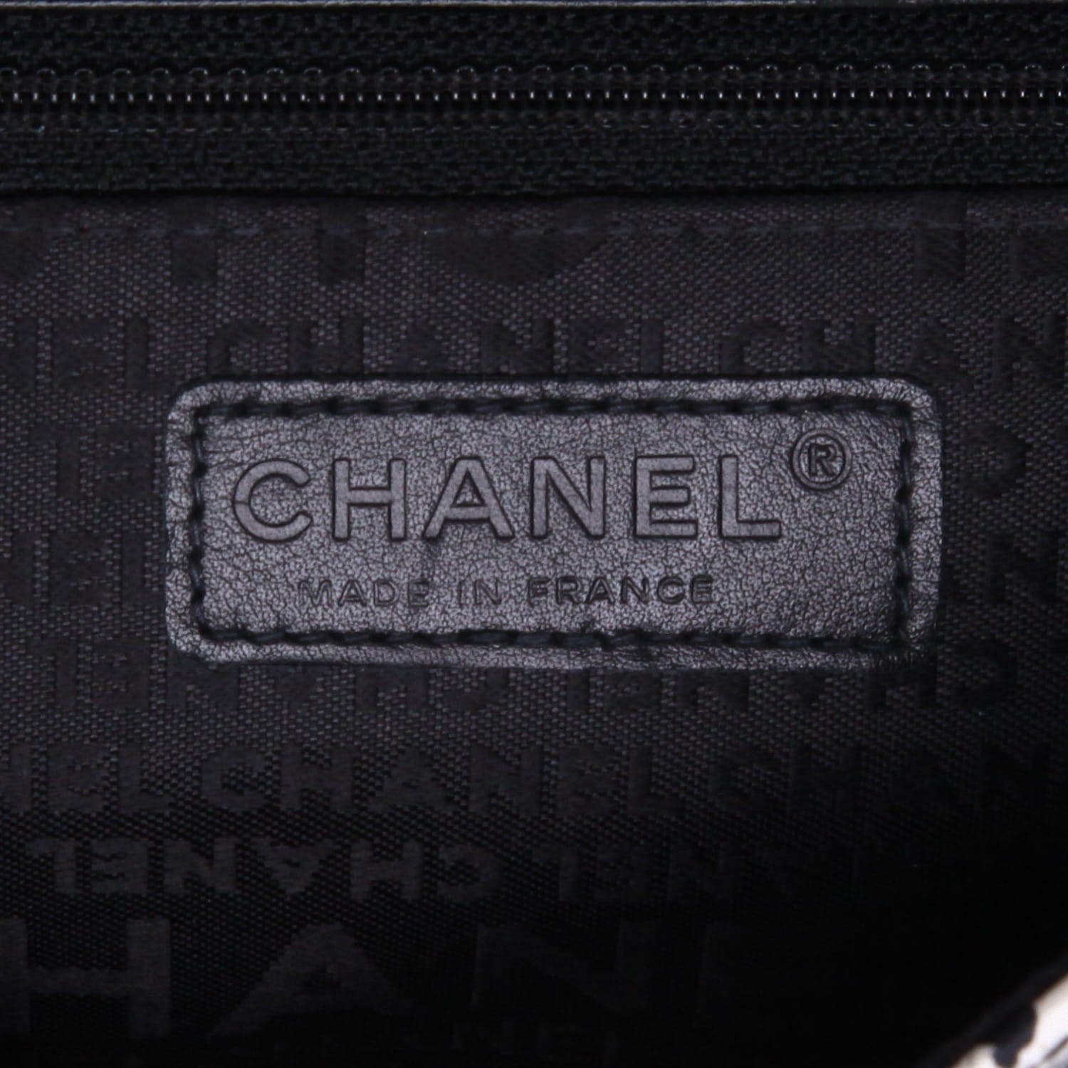 Sac à main Chanel   en tissu blanc et cuir noir - Detail D2