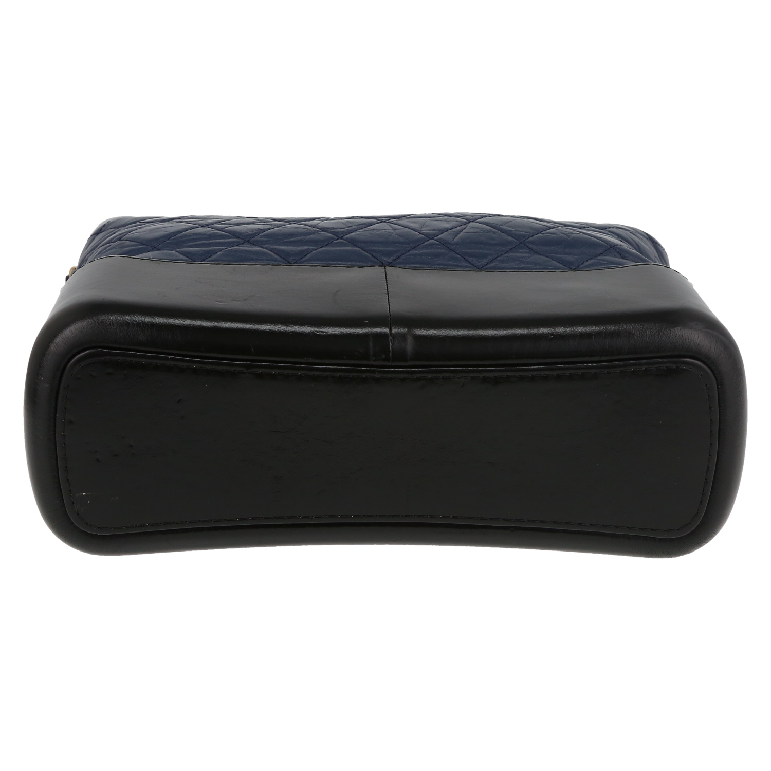 Chanel  Gabrielle  medium model  shoulder bag  in blue quilted leather  and black smooth leather - Detail D1