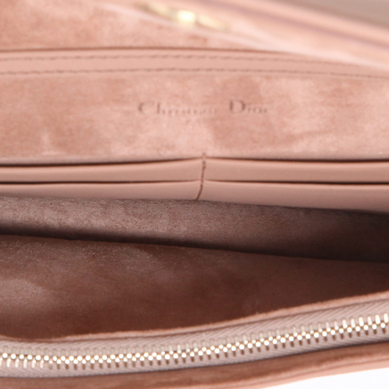 Bolso/bolsito Dior  Diorama Wallet on Chain en cuero liso rosa pálido - Detail D2