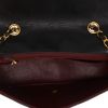 Chanel  Vintage Diana shoulder bag  in black quilted leather - Detail D3 thumbnail