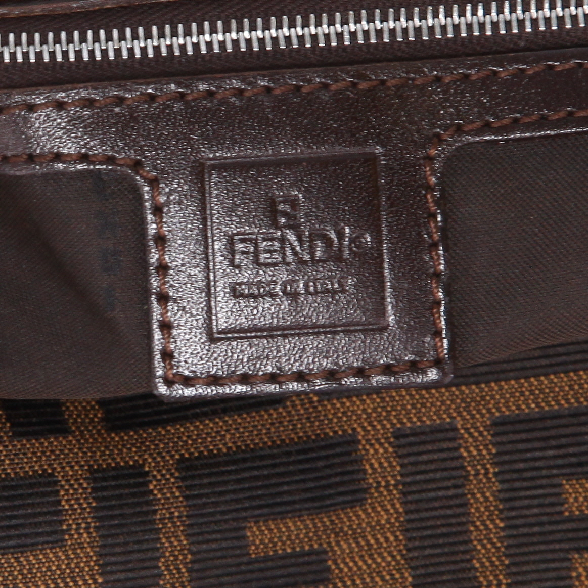 Sac à main Fendi  Big mama en toile siglée marron et cuir marron - Detail D2