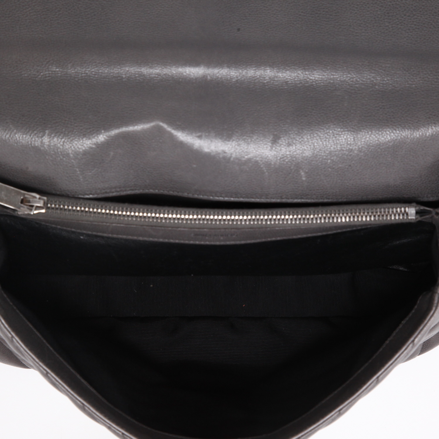 Bolso de mano Saint Laurent  College en cuero acolchado con motivos de espigas gris - Detail D2