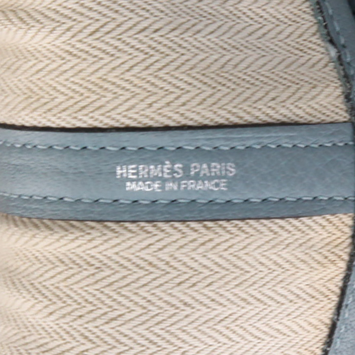 Bolso Cabás Hermès  Garden en cuero taurillon clémence Bleu Lin - Detail D2