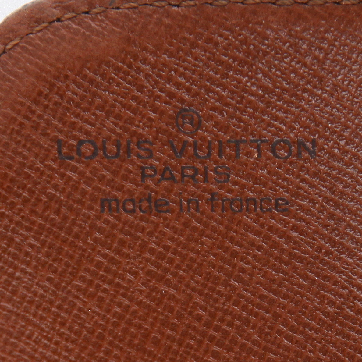 Bolso zurrón Louis Vuitton  Cartouchiére en lona Monogram marrón y cuero natural - Detail D2