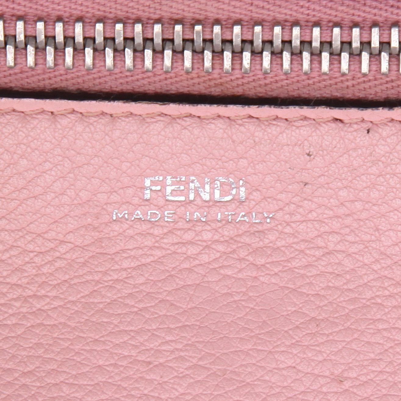 Fendi  Dotcom handbag  in brown leather - Detail D2