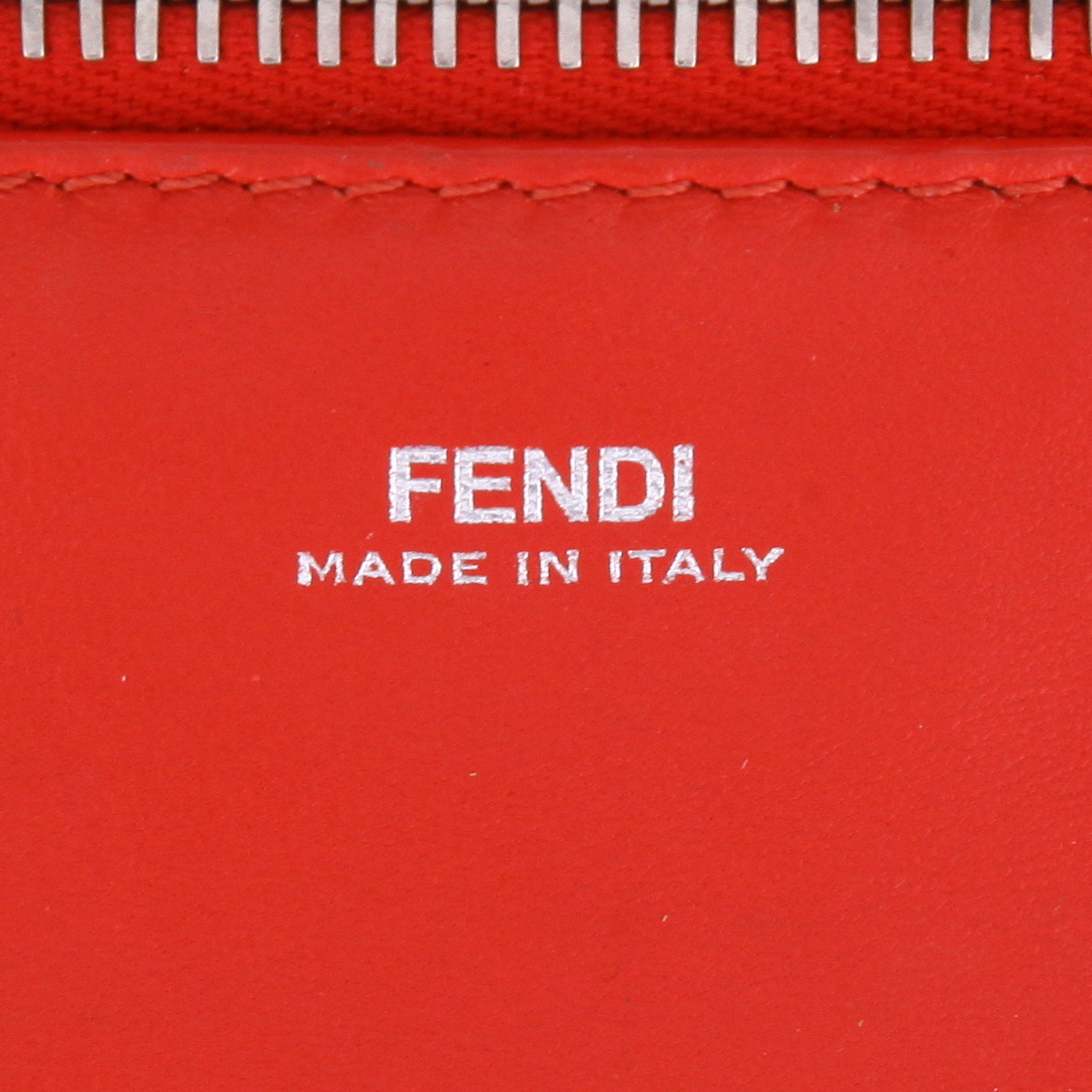 Fendi  Dotcom handbag  in red leather - Detail D2