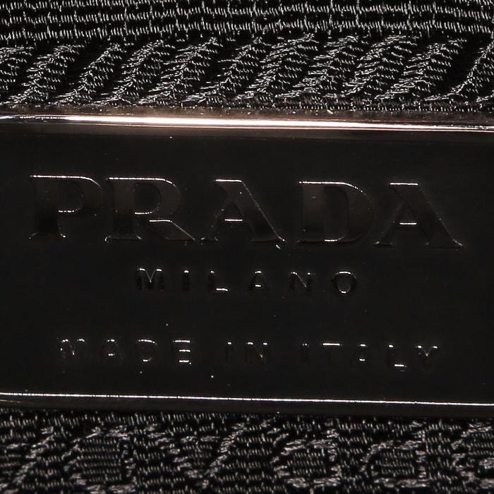 Bolso de mano Prada   en lona negra - Detail D3