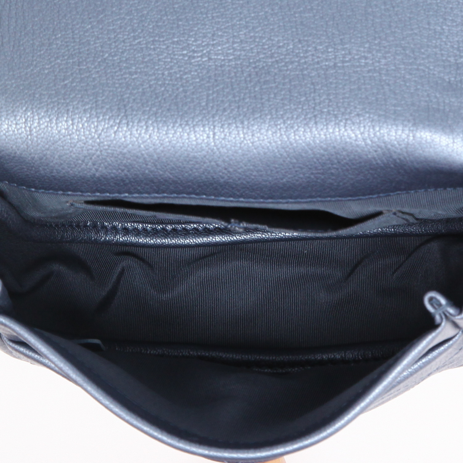 Bolso bandolera Chanel   modelo pequeño  en cuero acolchado azul - Detail D2