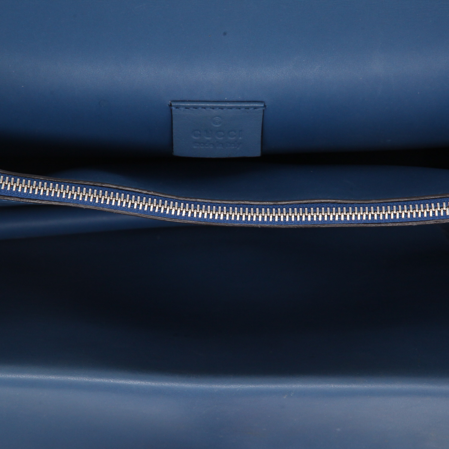 Gucci  Dionysus bag worn on the shoulder or carried in the hand  in blue suede  and blue leather - Detail D3