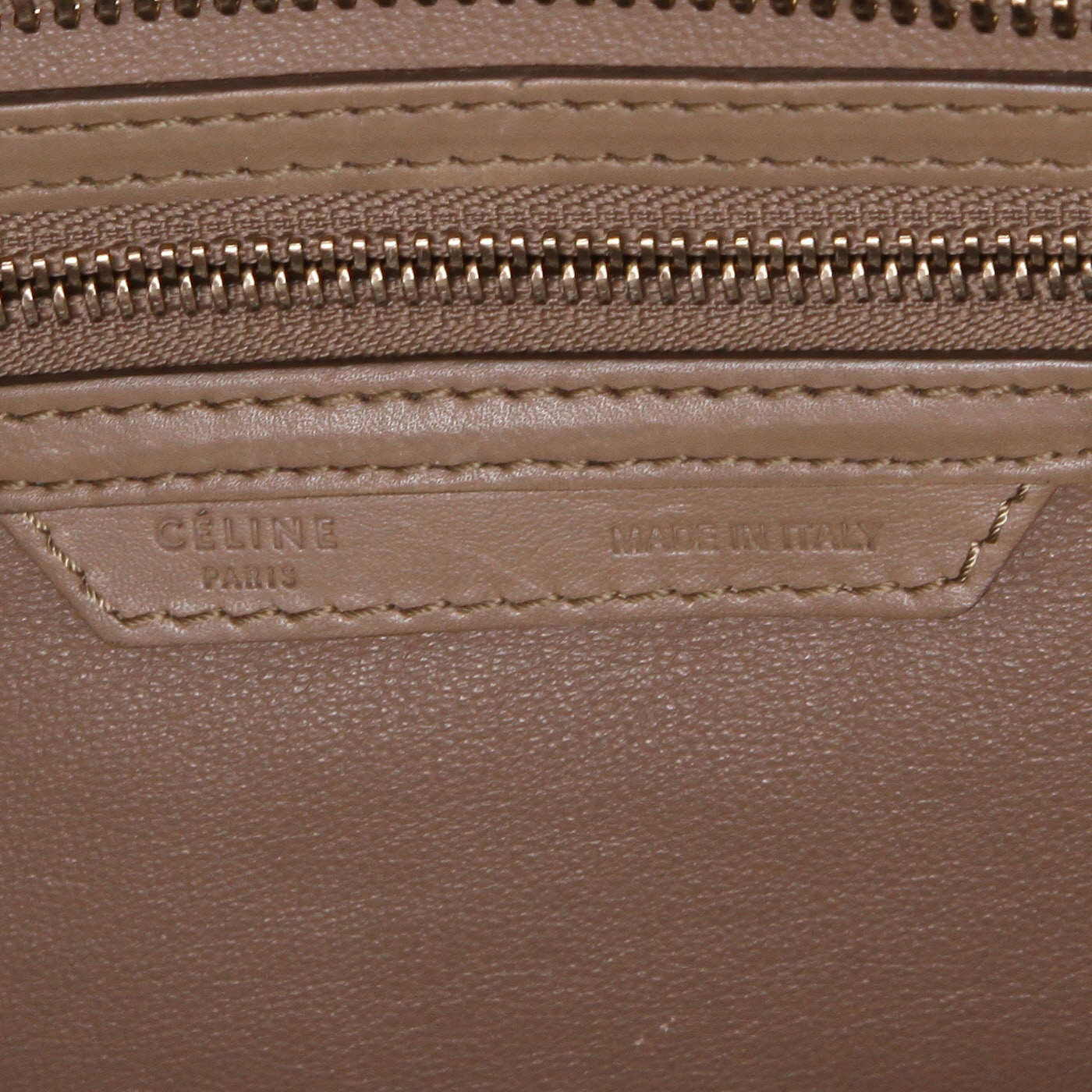 Sac à main Celine  Luggage taille XL  en cuir taupe - Detail D2