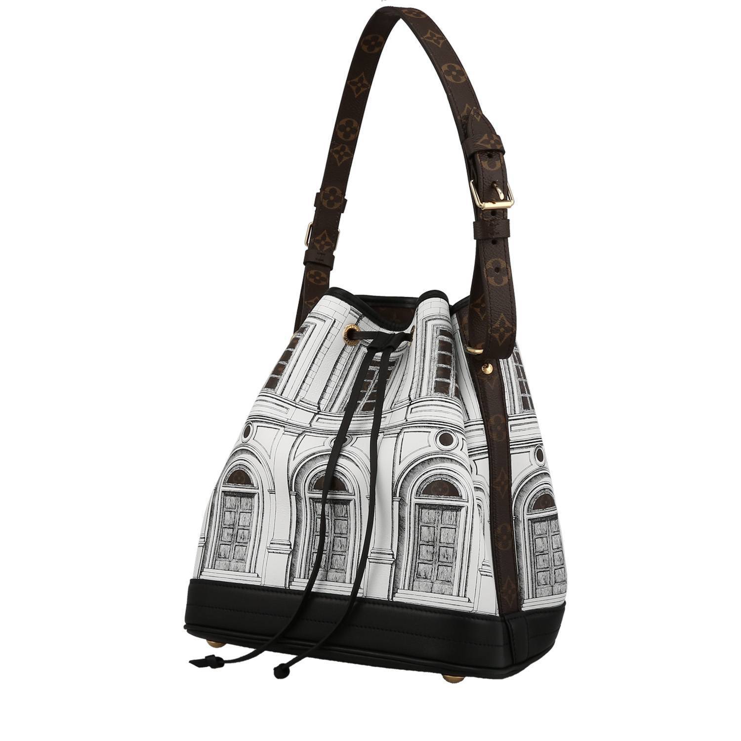 Sac Louis Vuitton Noé Fornasetti occasion – Luxe authentique Sac Louis Vuitton Noé Fornasetti occasion – Luxe authentique