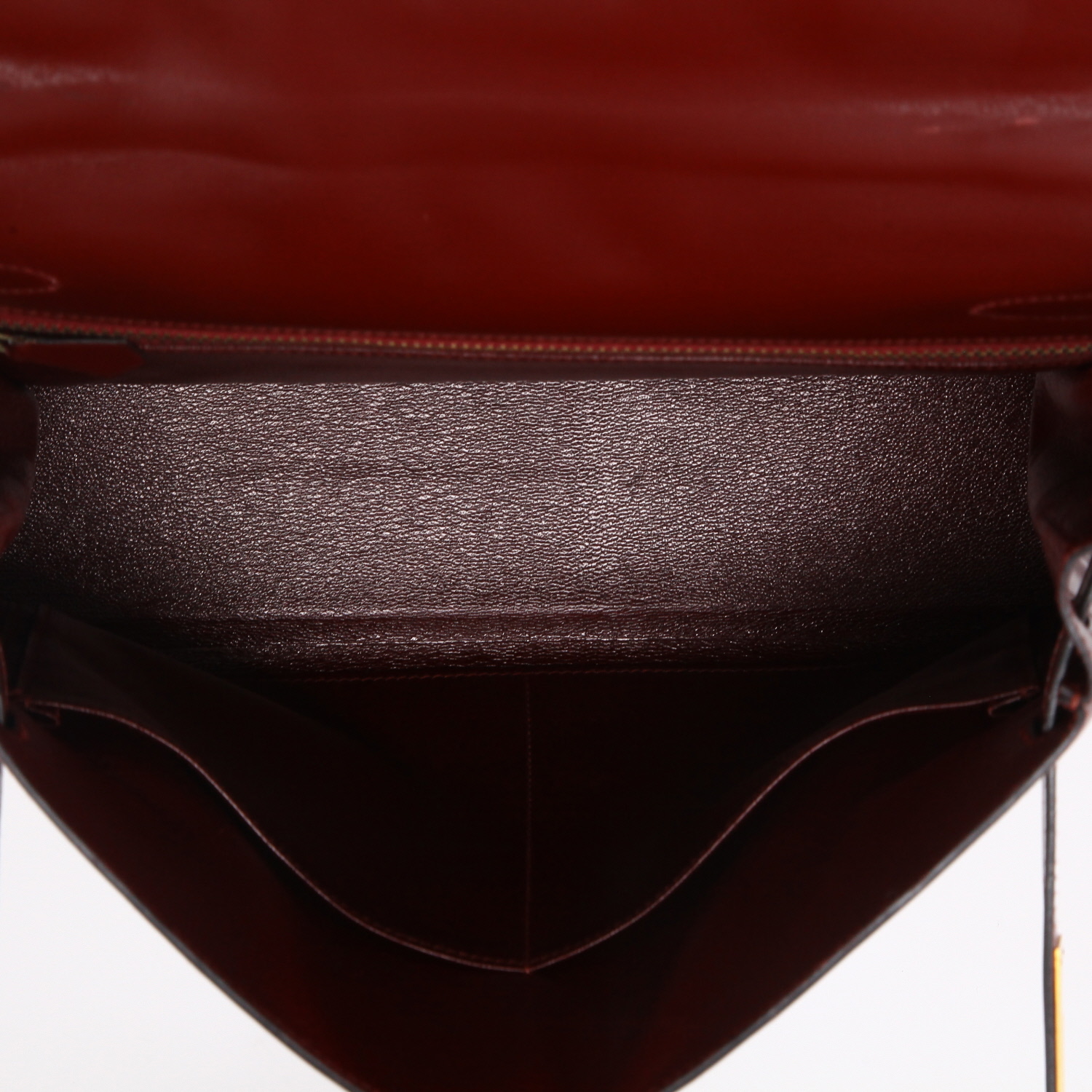 Hermès  Kelly 32 cm handbag  in burgundy box leather - Detail D3