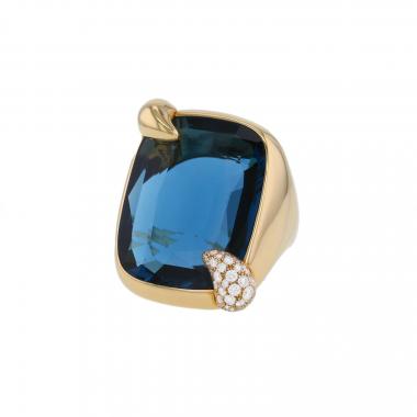 Bague Pomellato Ritratto grand modèle en or rose, topaze bleu et diamants
