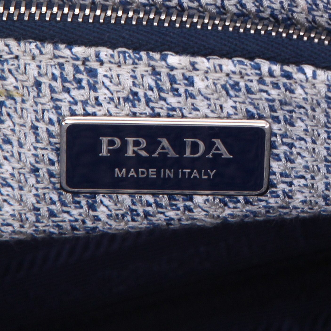Shopping bag Prada   in tela blu e bianca - Detail D2
