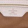 Bolsa de viaje Louis Vuitton   en lona Monogram beige y cuero blanco - Detail D2 thumbnail