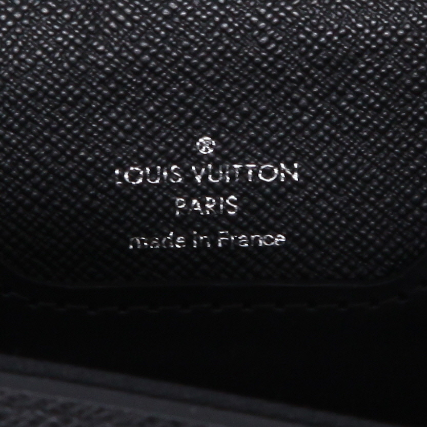 Borsa portadocumenti Louis Vuitton  Robusto in pelle taiga nera - Detail D2