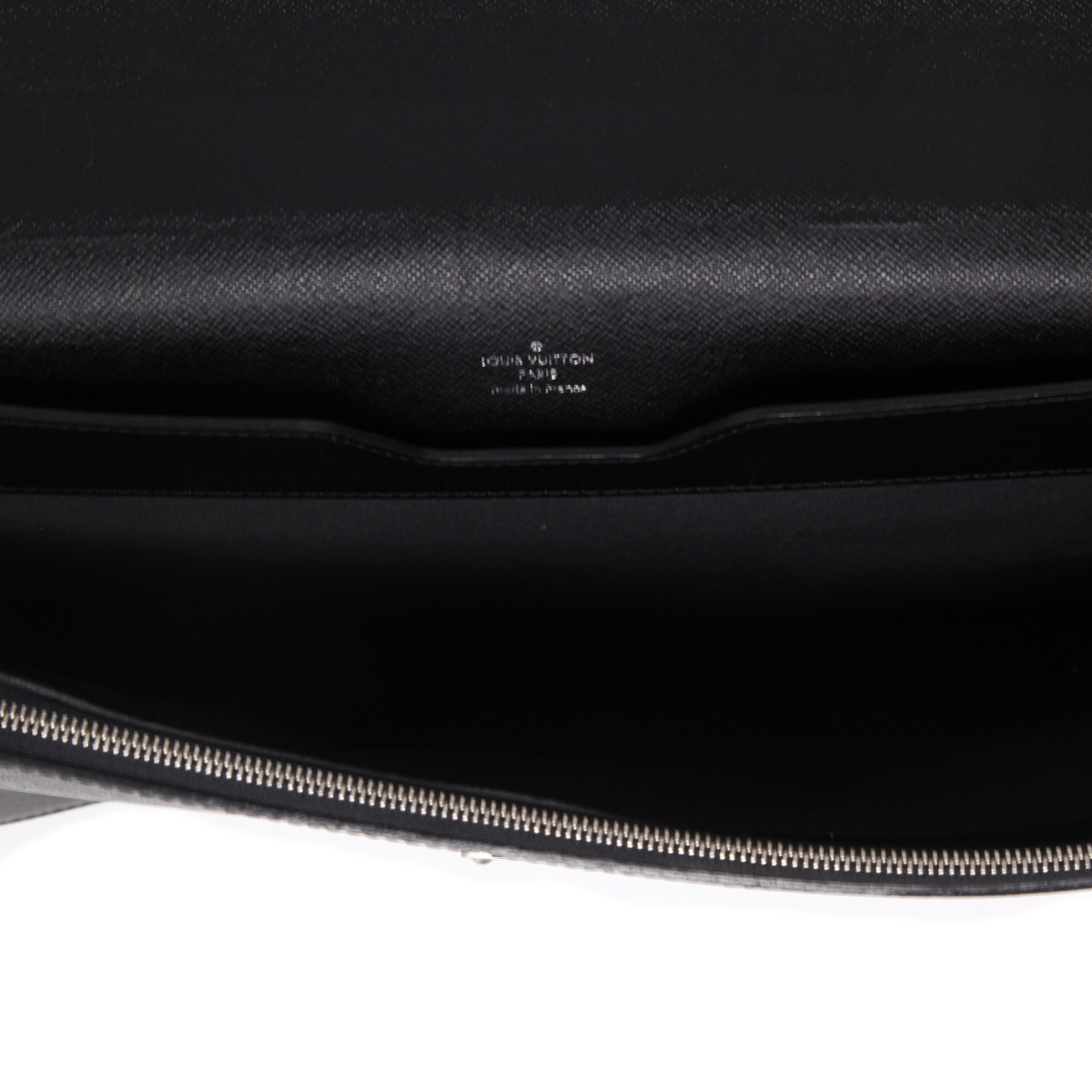 Louis Vuitton  Robusto briefcase  in black taiga leather - Detail D3