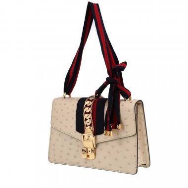 Bolso de mano Gucci  Sylvie en avestruz blanquecino