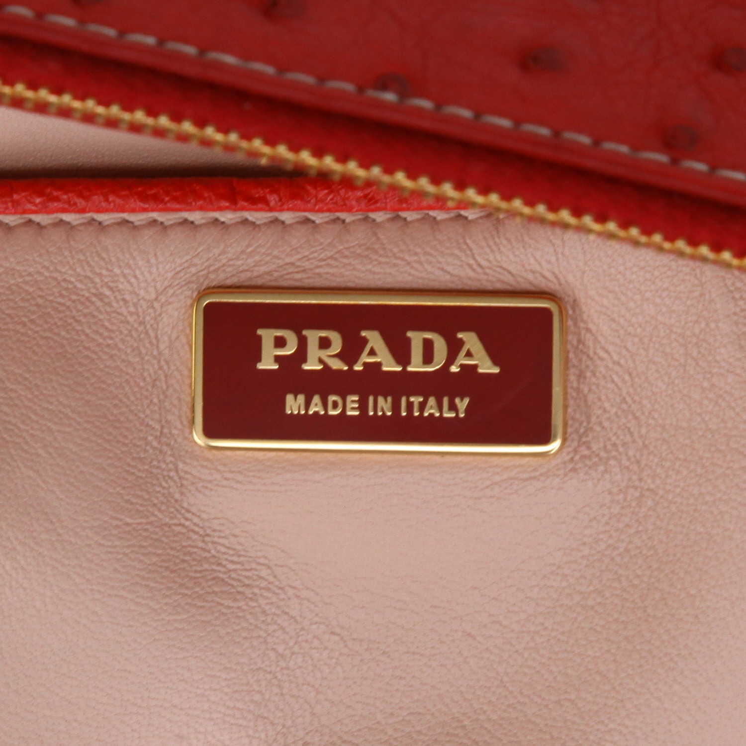 Sac à main Prada  Galleria en autruche rouge - Detail D2