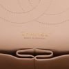 Chanel  Timeless Jumbo shoulder bag  in beige quilted grained leather - Detail D2 thumbnail