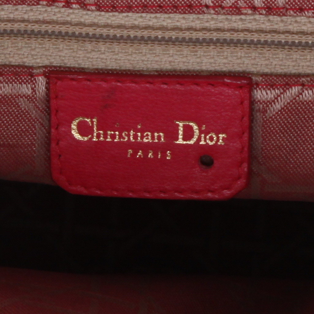 Dior  Lady Dior medium model  handbag  in fushia pink woollen fabric  and pink leather - Detail D2