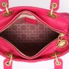 Bolso de mano Dior  Lady Dior modelo mediano  en tejido de lana rosa fucsia y cuero rosa - Detail D3 thumbnail