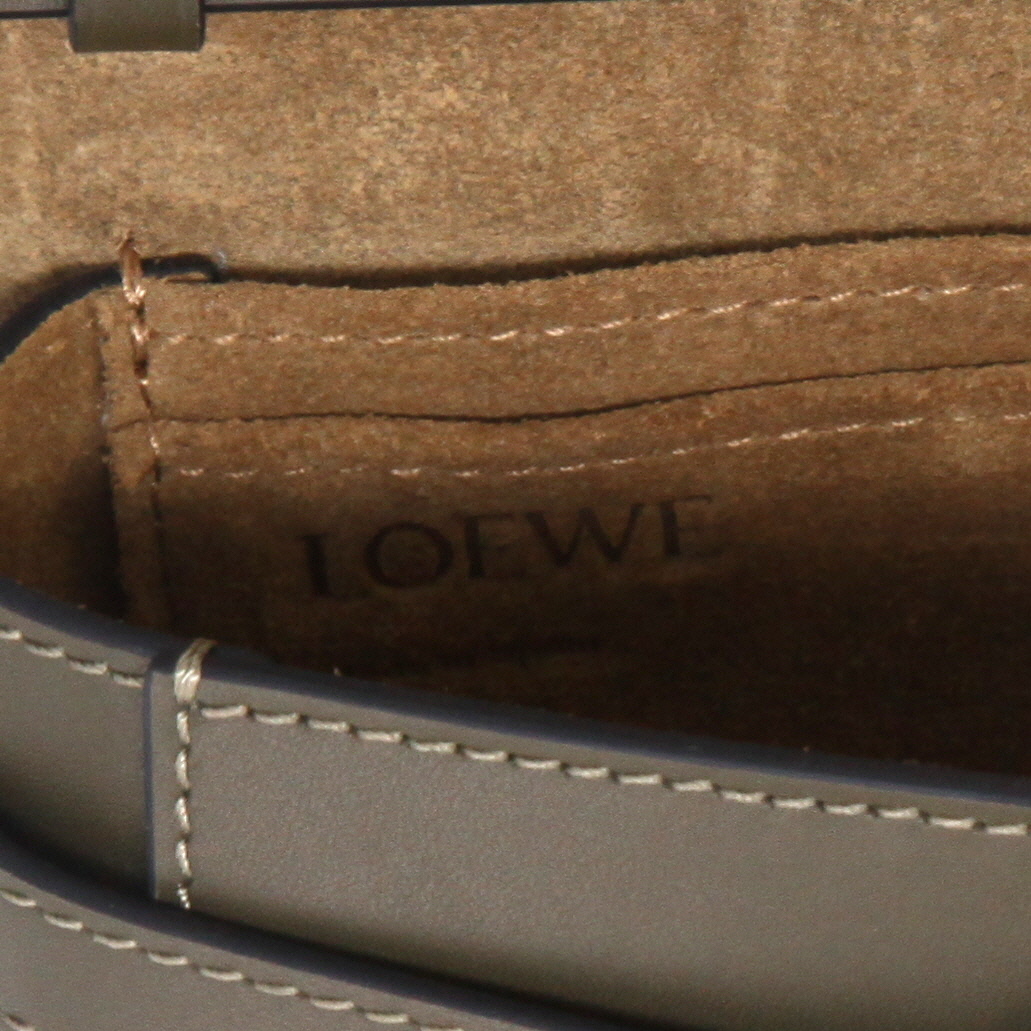 Sac à main Loewe  Gate en cuir vert-kaki - Detail D2
