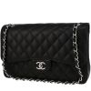 Bolso de mano Chanel  Timeless Jumbo en cuero granulado acolchado negro - 00pp thumbnail