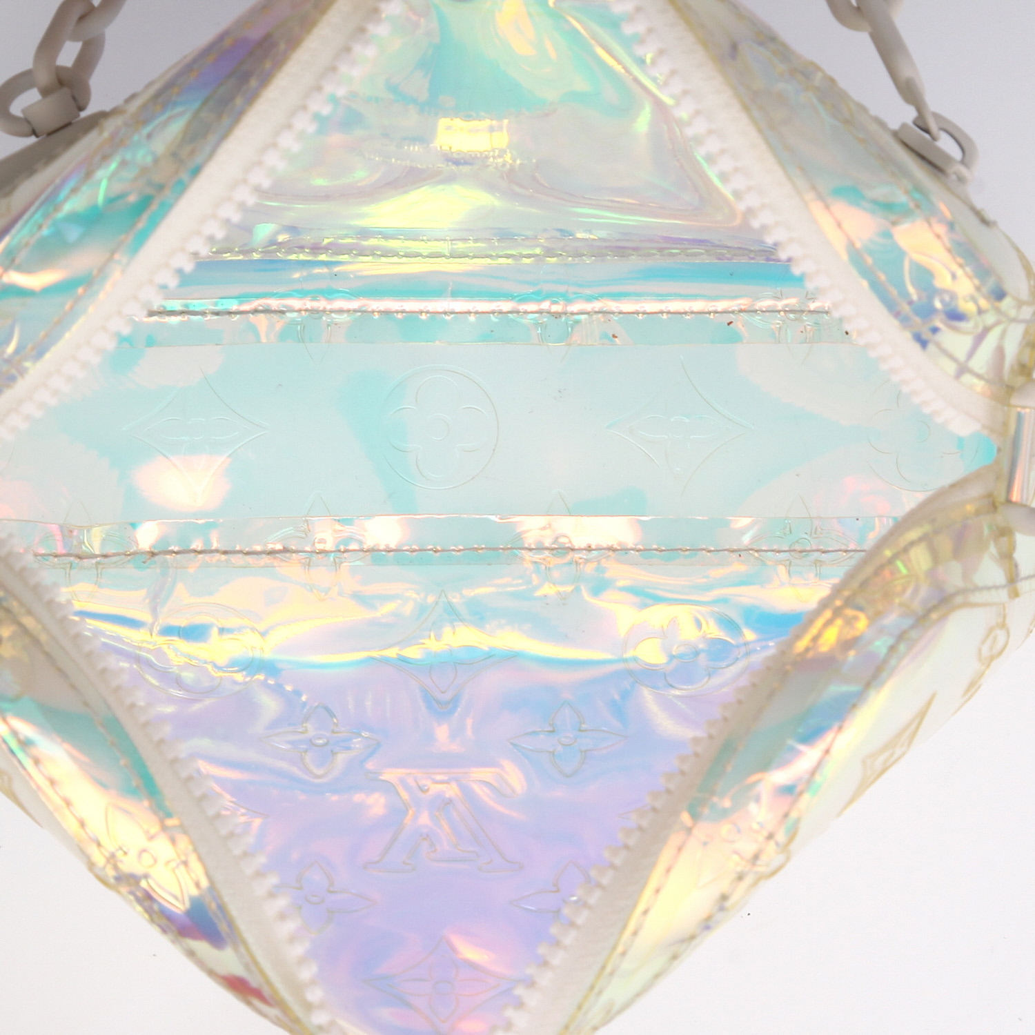 Pochette Louis Vuitton Volga en toile transparente prism - Detail D3