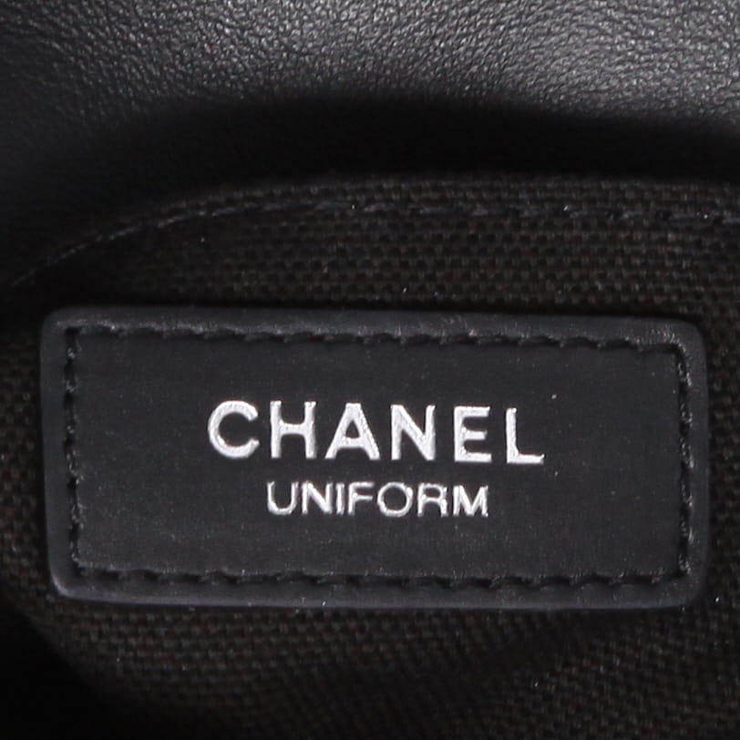 Chanel  Pochette ceinture clutch-belt  in black quilted leather - Detail D2