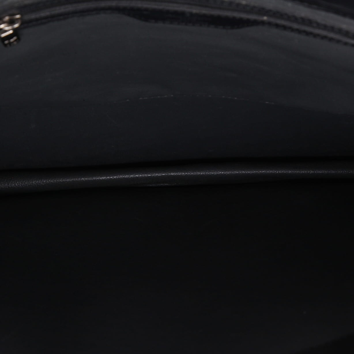 Bolso de mano Louis Vuitton  Sac Plat en cuero Epi negro - Detail D3
