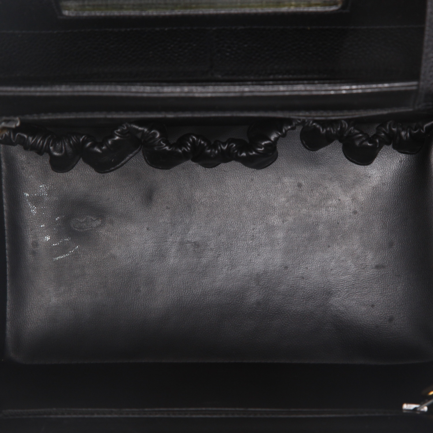 Vanity Chanel  Vanity en cuero negro - Detail D3