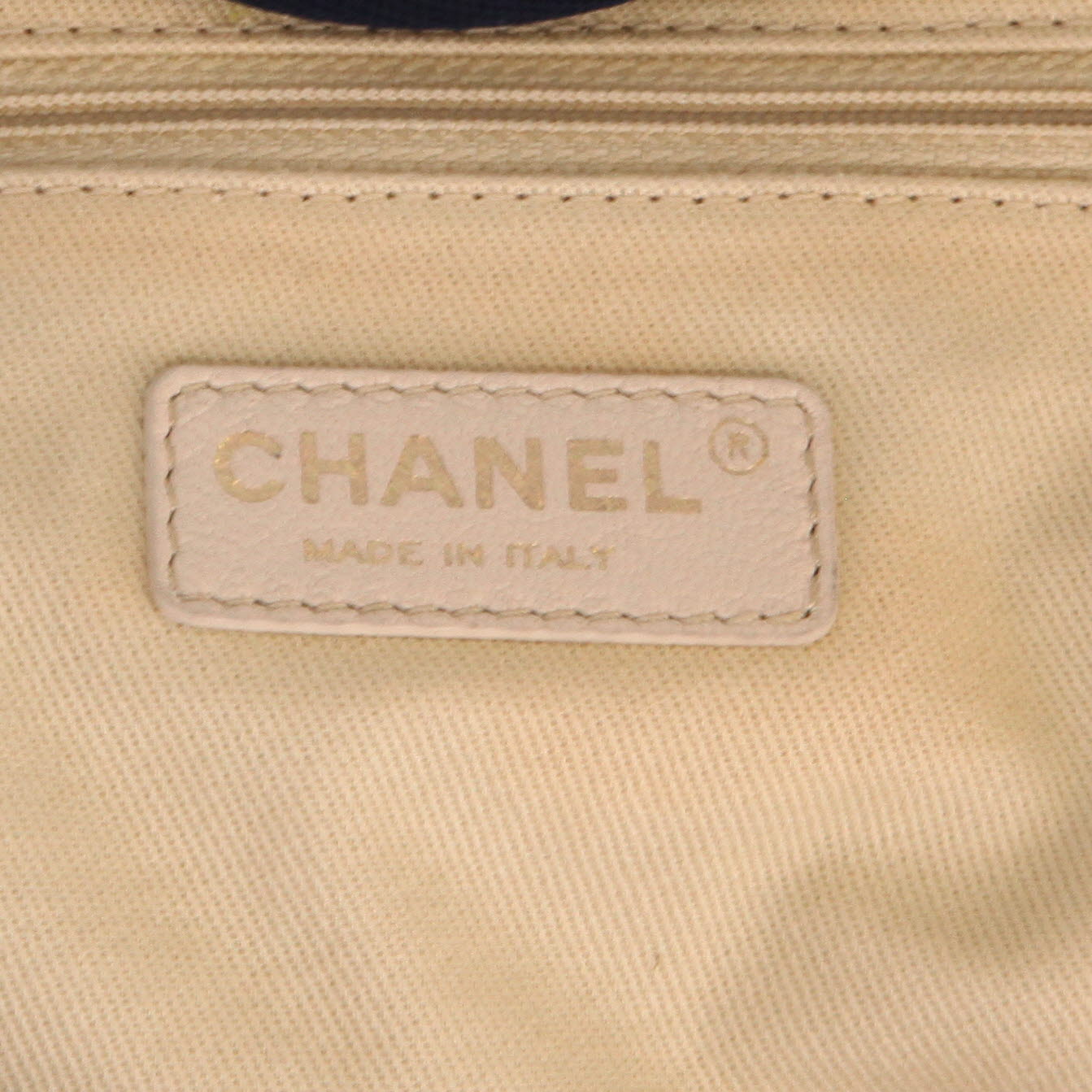 Shopping bag Chanel  Deauville in tela denim blu scuro - Detail D2