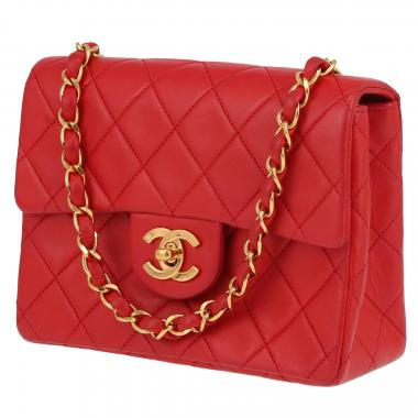 Red best sale chanel purse