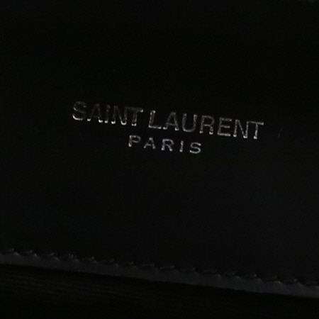 Sac bandoulière Saint Laurent Loulou moyen modèle en cuir matelassé chevrons noir - Detail D2