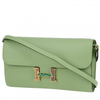 Hermès  Constance Long To Go shoulder bag  in Vert Criquet epsom leather