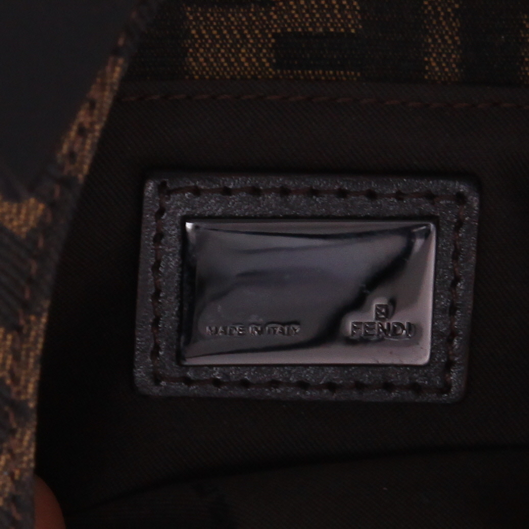 Borsa Fendi  Baguette in tela siglata marrone - Detail D2