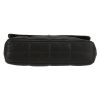 Bolso de mano Chanel  Choco bar en cuero acolchado negro - Detail D1 thumbnail