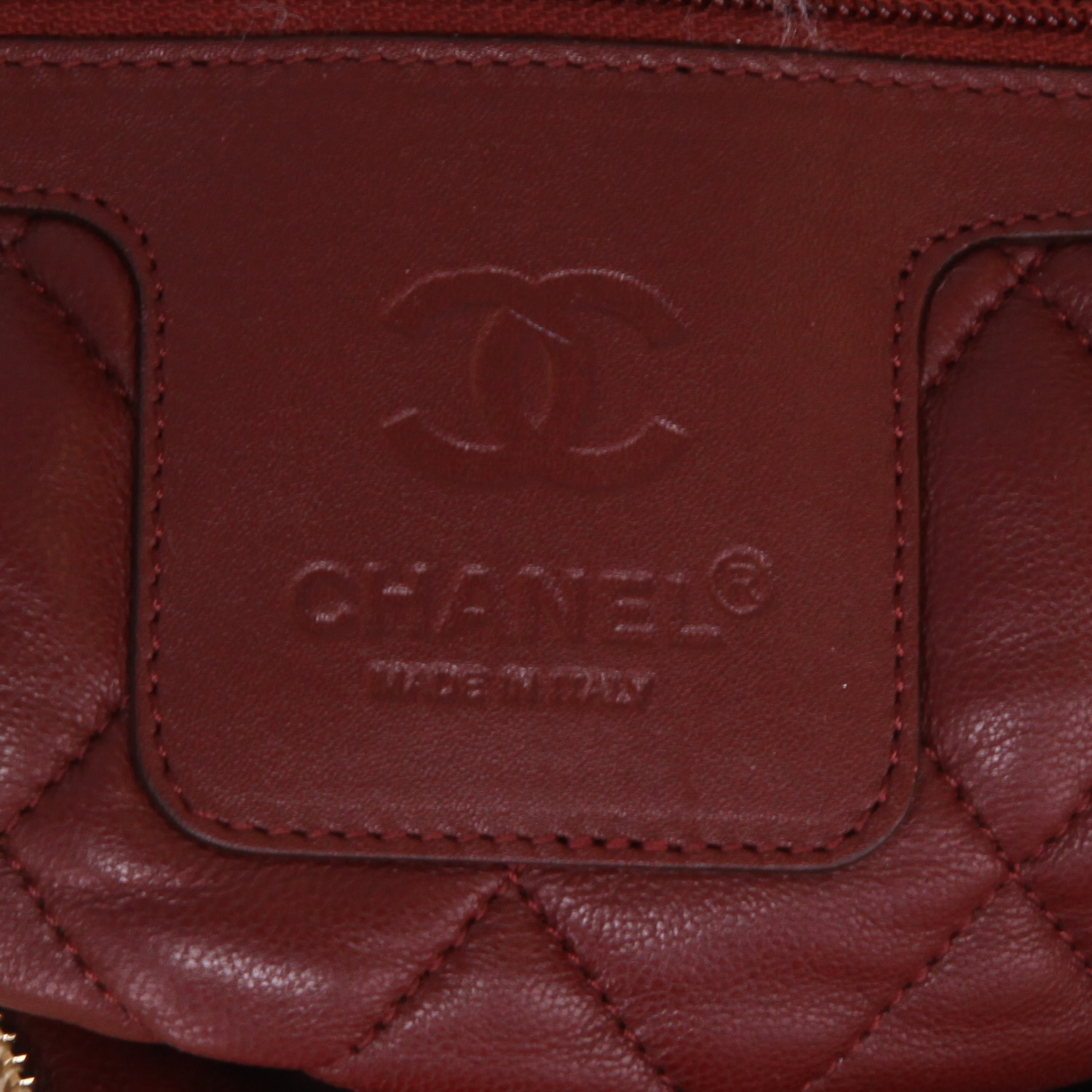 Bolso de mano Chanel  Coco Cocoon en cuero acolchado dorado - Detail D2