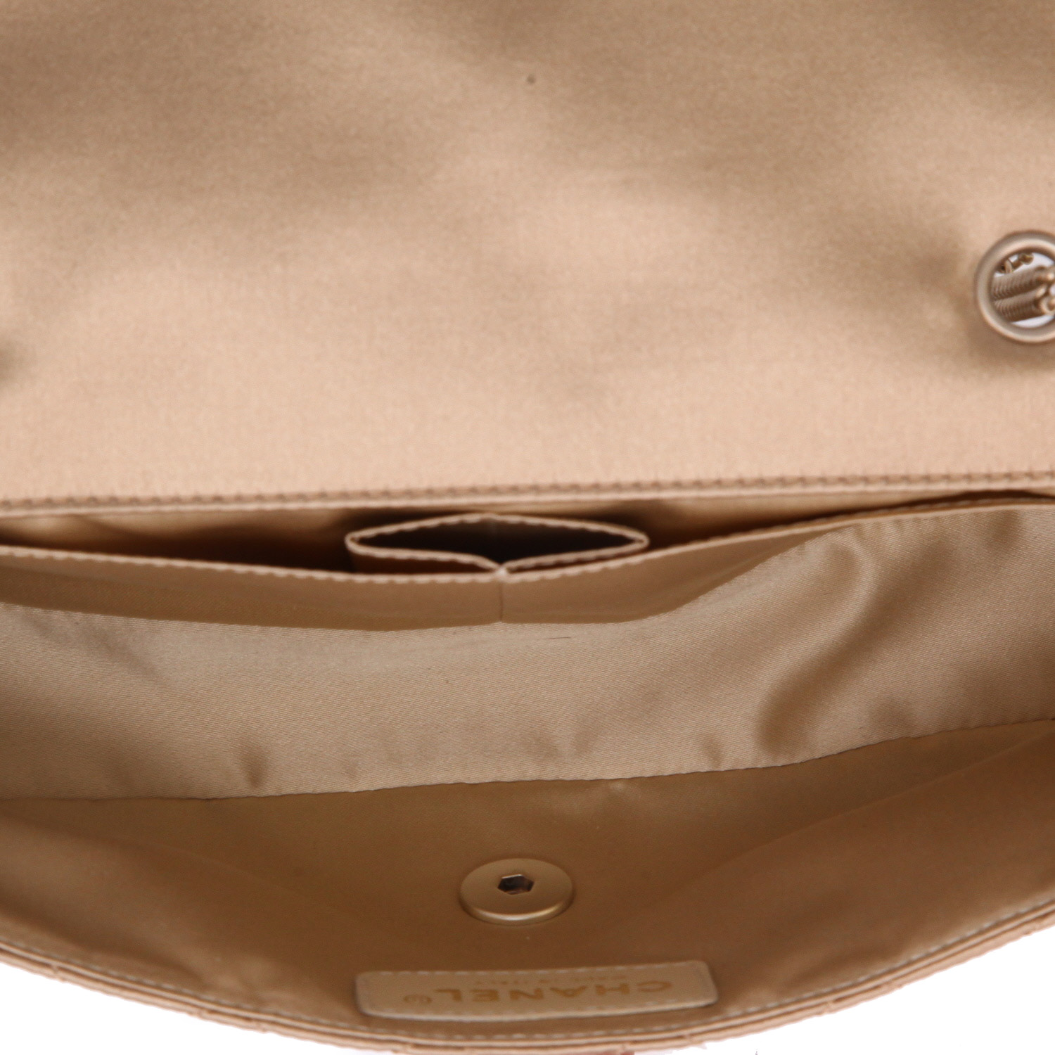 Bolso de mano Chanel  Baguette en satén beige - Detail D3