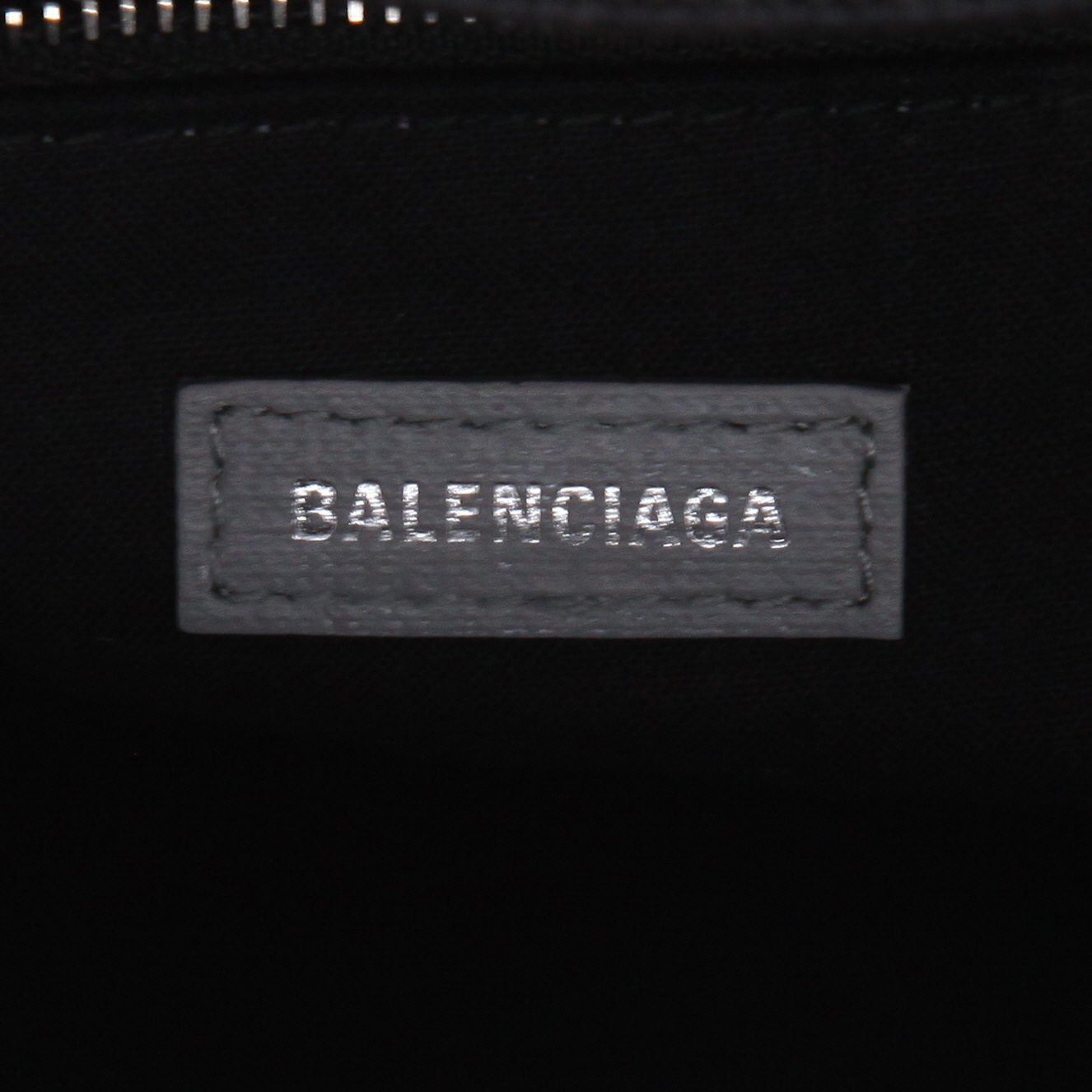 Borsa a tracolla Balenciaga  Mini sac Shopping in pelle grigia - Detail D2