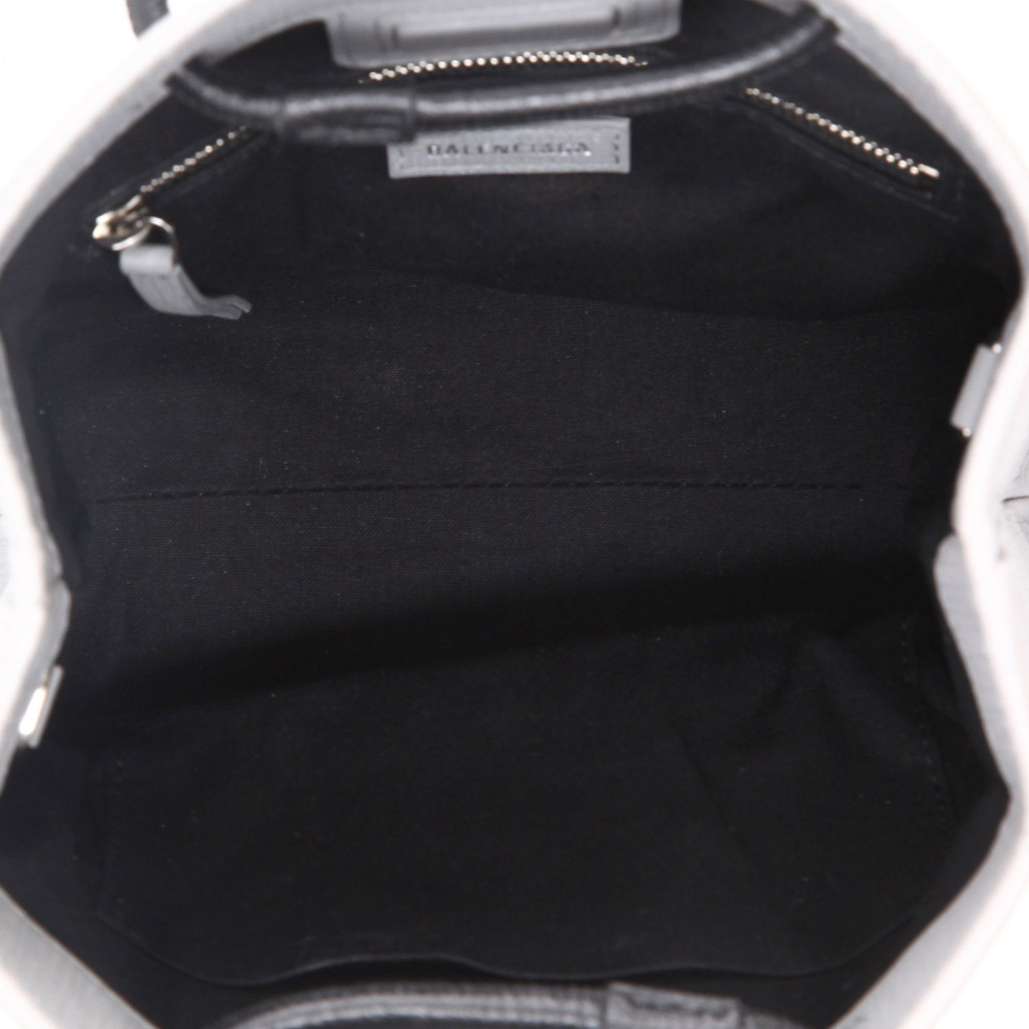 Borsa a tracolla Balenciaga  Mini sac Shopping in pelle grigia - Detail D3