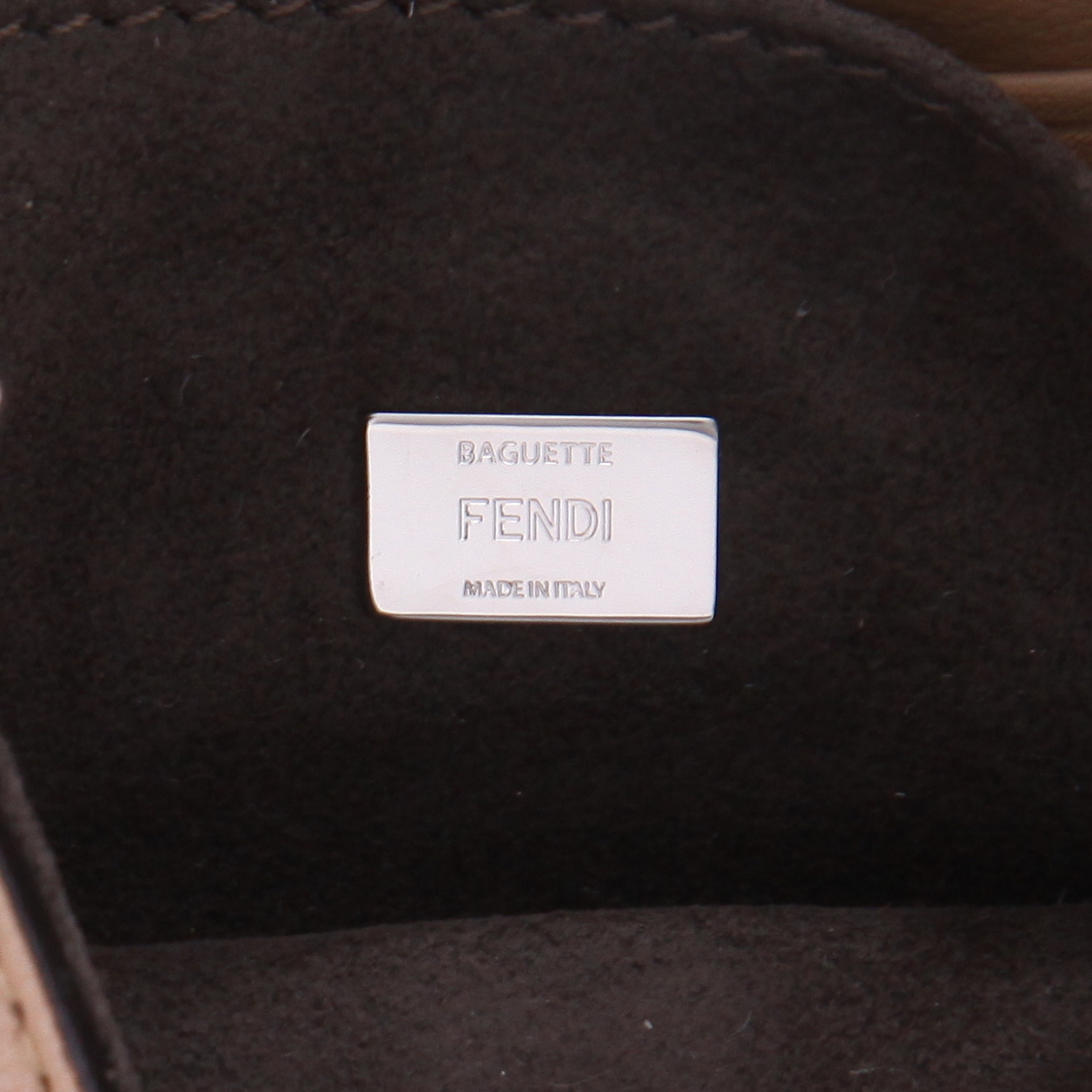 Fendi   shoulder bag  in beige leather  and purple synthetic furr - Detail D2