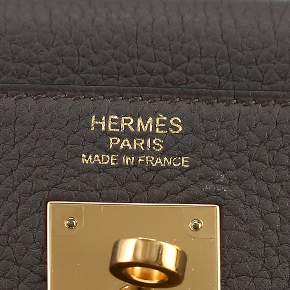 Hermès  Kelly 32 cm handbag  in grey togo leather - Detail D2